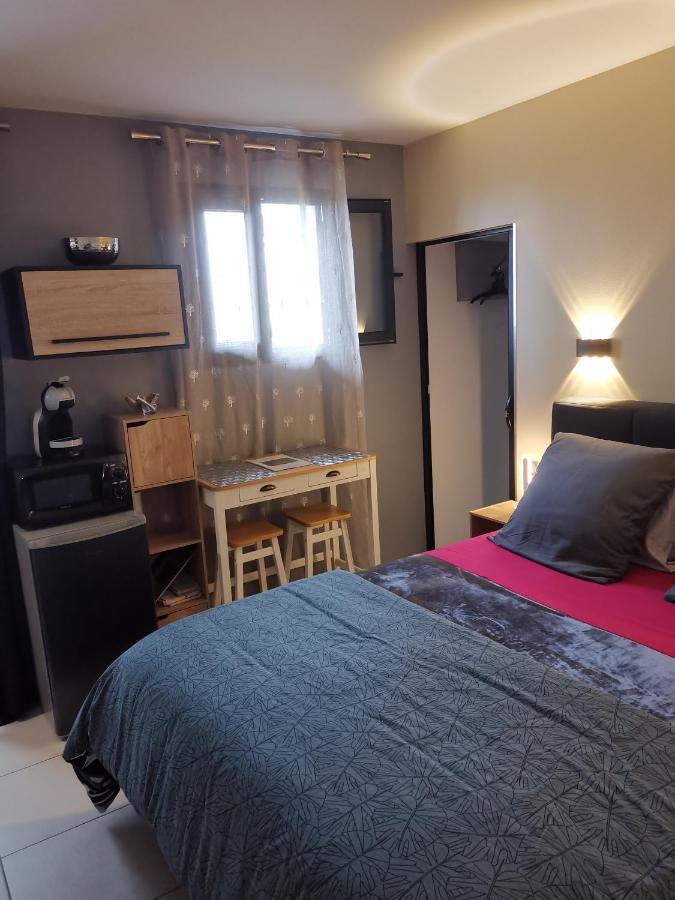 לה טאמפון Hostal 170 Room 15 Service Appartement מראה חיצוני תמונה